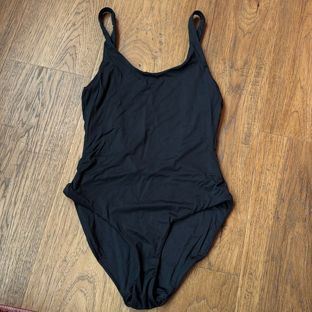 NWOT ONIA ONE PIECE SWIM SUIT SMALL
